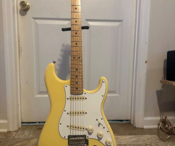 Fender Player Stratocaster Maple - Butter Cream